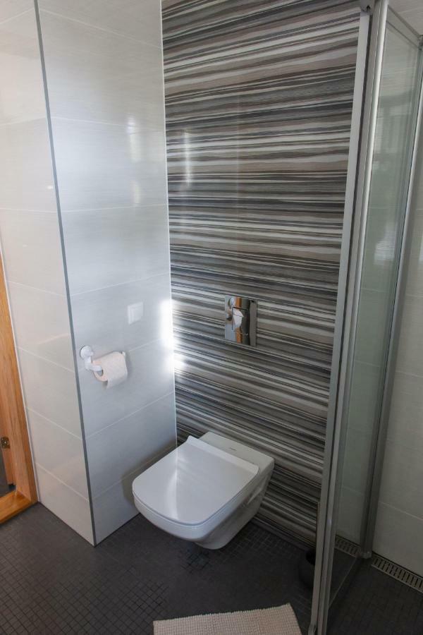 Quiet & Modern Downtown 1br, Near Bus Station & Airport Tallinn